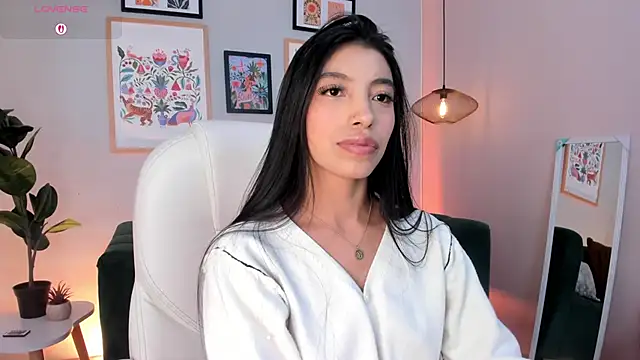 Tiffany Low online show from 21, 6, 2026
