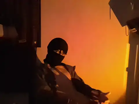 Snapshot of hotttboyyy18 chatting on 4, 2, 2026 hotttboyyy18 online show from 4, 2, 2026