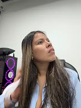 Snapshot of EMILIIA_RICHTER__ chatting on 29, 3, 2026 EMILIIA RICHTER online show from 29, 3, 2026