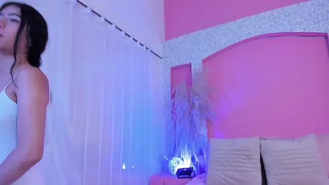 Peytonn Monroe online show from 7, 4, 2026