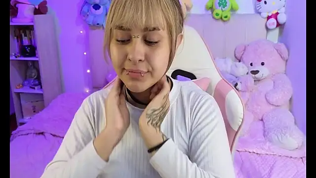 NekoWaifu online show from 9, 4, 2026