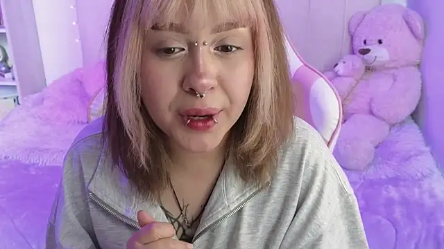 Snapshot of NekoWaifu chatting on 11, 5, 2026 NekoWaifu online show from 11, 5, 2026