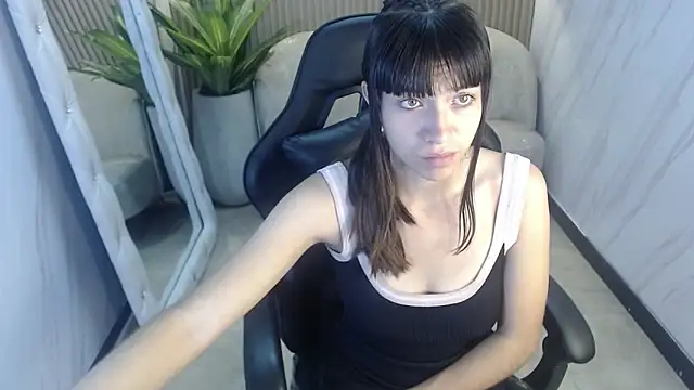 Isabella Blondetf online show from 28, 9, 2025