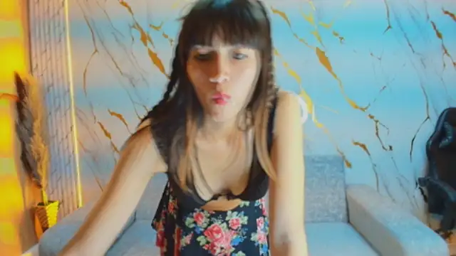 Isabella Blondetf online show from 29, 10, 2025