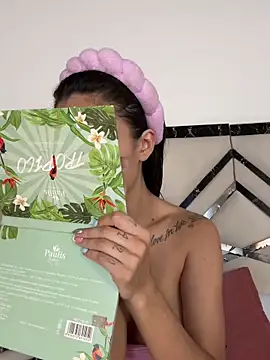 MiaKane99 online show from 1, 11, 2025