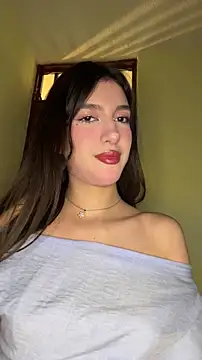 Snapshot of Emily-hottson chatting on 5, 2, 2026 Emily-hottson online show from 5, 2, 2026