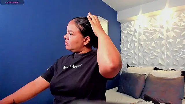 freya cole  online show from 19, 9, 2025