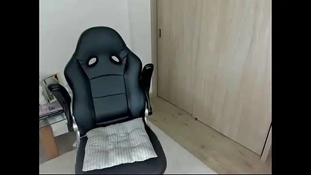 Biscuit oliva online show from 26, 9, 2025