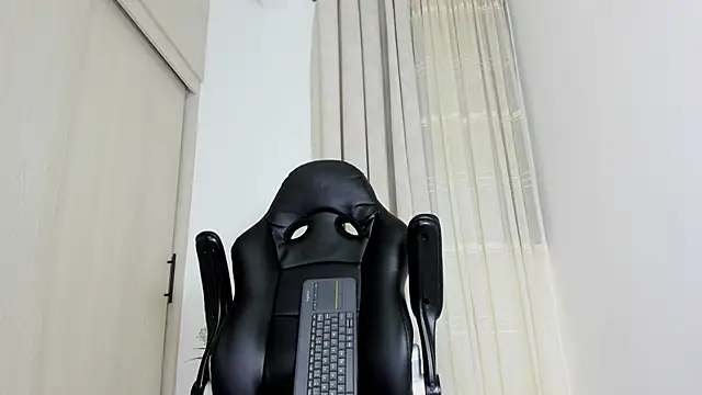 Biscuit oliva online show from 10, 3, 2026