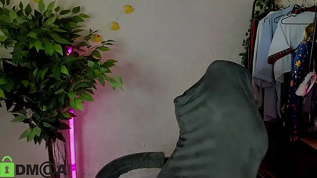 Mia R0ss online show from 12, 2, 2026