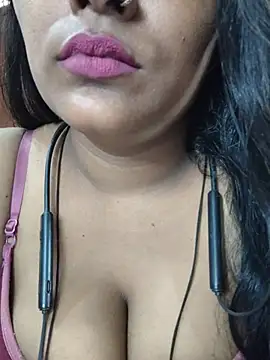 Snapshot of Jasmine_Januja chatting on 16, 7, 2026 Jasmine Januja online show from 16, 7, 2026