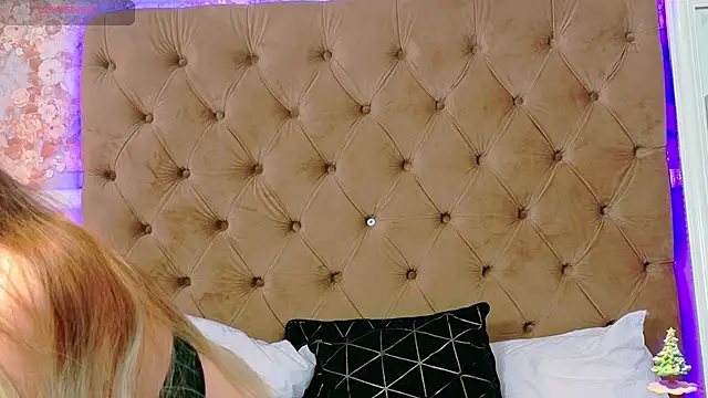 CoraVex online show from 18, 12, 2025