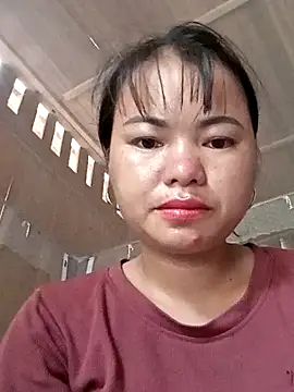 Snapshot of emly-xinh18 chatting on 6, 10, 2025 emly-xinh18 online show from 6, 10, 2025