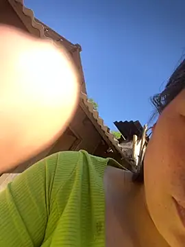 Snapshot of Qinjid002 chatting on 30, 11, 2025 Qinjid002 online show from 30, 11, 2025