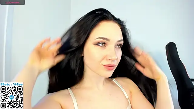 Helen Spark online show from 27, 11, 2025