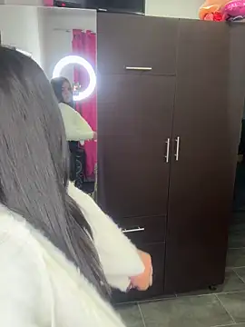 lilielou  online show from 28, 11, 2025