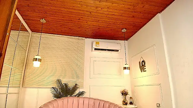 alessia moon1 online show from 7, 1, 2026