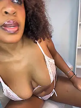 Snapshot of alessia_moon1 chatting on 3, 6, 2026 alessia moon1 online show from 3, 6, 2026