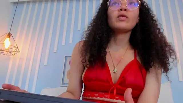 SweetStarr  online show from 3, 10, 2025