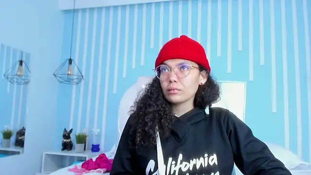 SweetStarr  online show from 8, 10, 2025