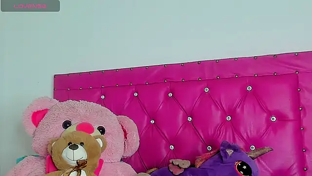 dahiiangomezz online show from 7, 4, 2026