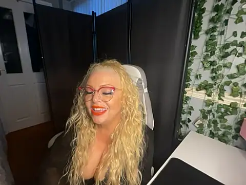 BonnyDesire online show from 8, 4, 2026