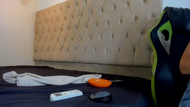 Naomis 35 online show from 4, 2, 2026