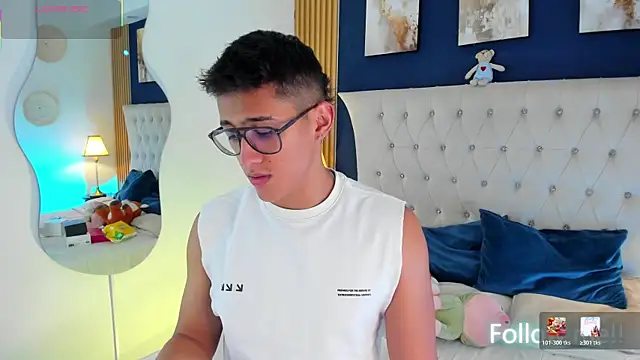 Snapshot of SalvadorFit chatting on 1, 7, 2026 SalvadorFit online show from 1, 7, 2026