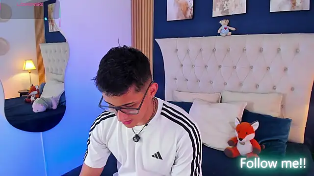 Snapshot of SalvadorFit chatting on 9, 7, 2026 SalvadorFit online show from 9, 7, 2026