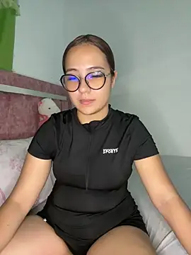 Snapshot of sacha_torres02 chatting on 12, 10, 2025 sacha torres02 online show from 12, 10, 2025