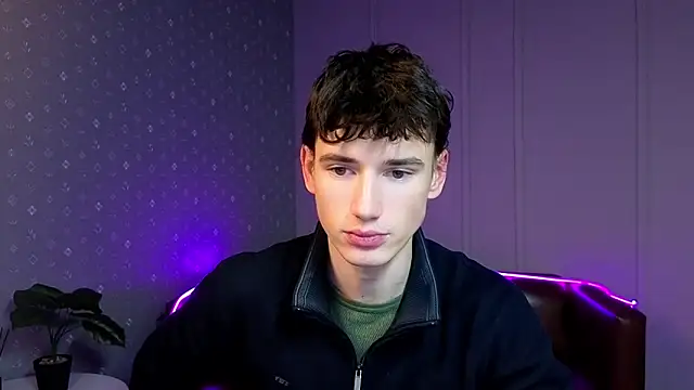 Snapshot of Max_Foks chatting on 23, 12, 2025 Max Foks online show from 23, 12, 2025