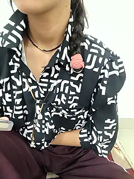 sassyishhu76 online show from 24, 3, 2026