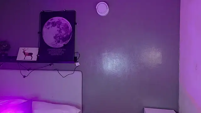 Snapshot of KeendraFox_ chatting on 18, 12, 2025 KeendraFox online show from 18, 12, 2025