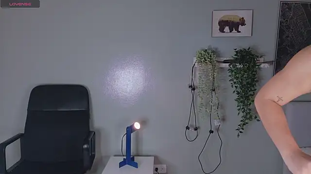 Snapshot of KeendraFox_ chatting on 2, 2, 2026 KeendraFox online show from 2, 2, 2026