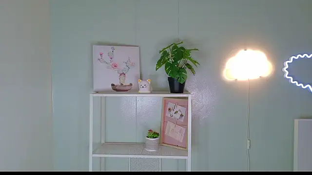 Snapshot of KeendraFox_ chatting on 5, 2, 2026 KeendraFox online show from 5, 2, 2026