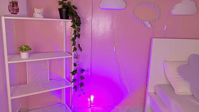 Snapshot of KeendraFox_ chatting on 11, 2, 2026 KeendraFox online show from 11, 2, 2026