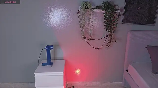 Snapshot of KeendraFox_ chatting on 18, 2, 2026 KeendraFox online show from 18, 2, 2026