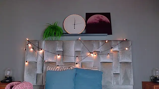 Snapshot of KeendraFox_ chatting on 1, 3, 2026 KeendraFox online show from 1, 3, 2026