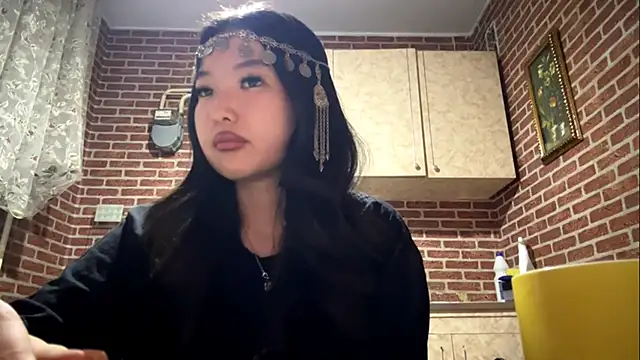 Snapshot of EmmaLeexth chatting on 19, 2, 2026 EmmaLeexth online show from 19, 2, 2026