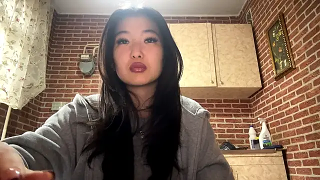 Snapshot of EmmaLeexth chatting on 5, 3, 2026 EmmaLeexth online show from 5, 3, 2026