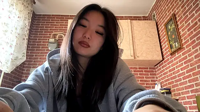 EmmaLeexth online show from 15, 3, 2026