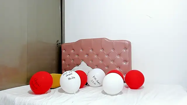 IslaRose7 online show from 15, 2, 2026