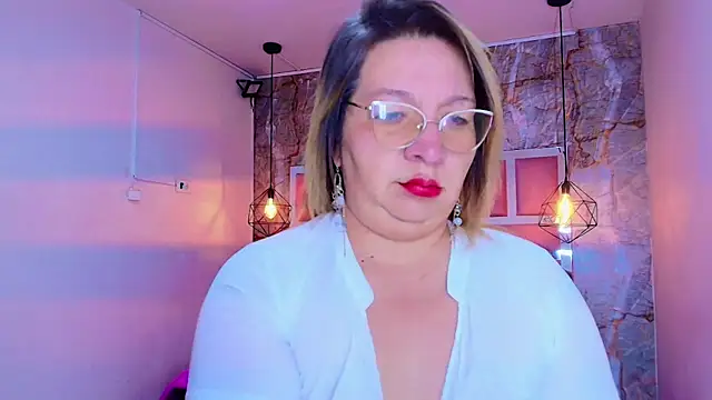 Snapshot of MaylinRosse_ chatting on 6, 2, 2026 MaylinRosse online show from 6, 2, 2026