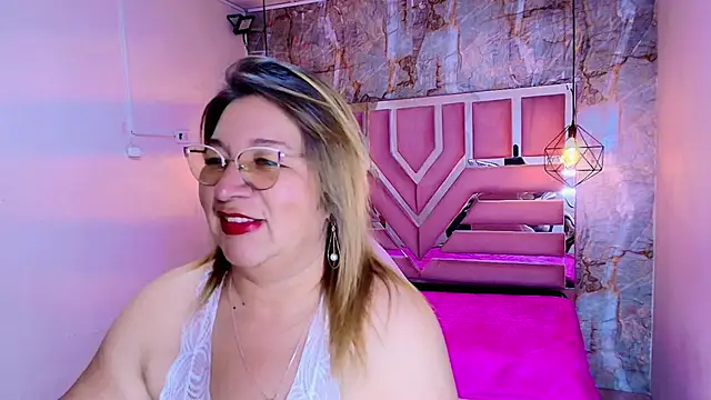 Snapshot of MaylinRosse_ chatting on 13, 2, 2026 MaylinRosse online show from 13, 2, 2026