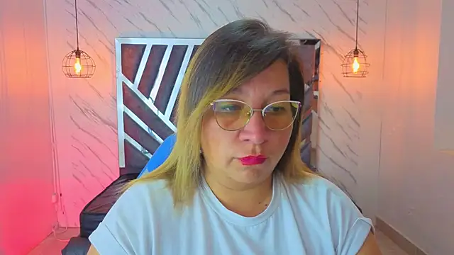 Snapshot of MaylinRosse_ chatting on 26, 5, 2026 MaylinRosse online show from 26, 5, 2026