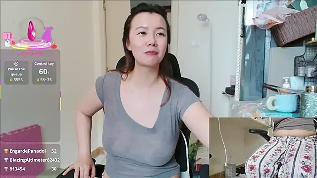 Snapshot of sallycui chatting on 18, 6, 2026 sallycui online show from 18, 6, 2026