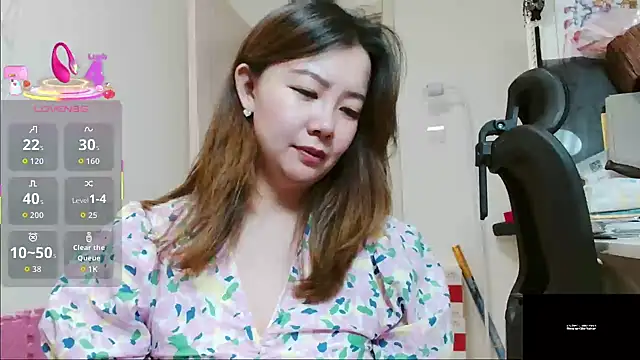 Snapshot of sallycui chatting on 20, 7, 2026 sallycui online show from 20, 7, 2026