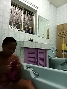 Snapshot of BubblyBeautiful chatting on 2, 11, 2025 BubblyBeautiful online show from 2, 11, 2025