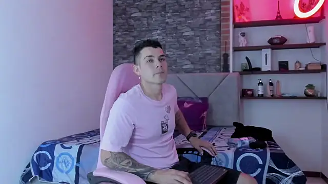 BooyHott  online show from 7, 1, 2026