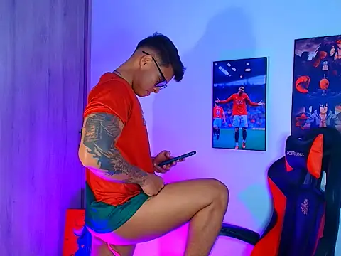 Snapshot of evan_greey chatting on 16, 10, 2025 evan greey online show from 16, 10, 2025